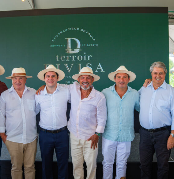 Primeira Vindima do Terroir Divisa marca início oficial da colheita das uvas e união entre Gramado Parks e Coobrastur