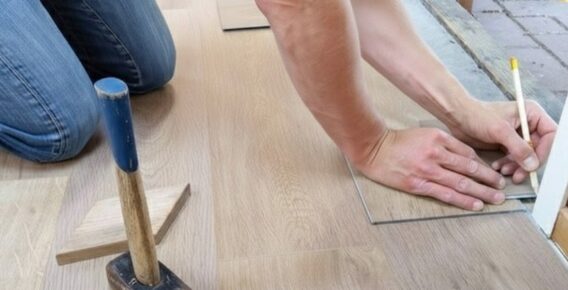 Muito além do clique: por que a preparação do contrapiso é o principal fator de longevidade em pisos laminados