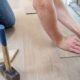 Muito além do clique: por que a preparação do contrapiso é o principal fator de longevidade em pisos laminados