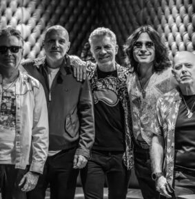 Food Hall Country celebra St. Patrick’s Day com festa temática e show da banda Rola Stones neste sábado