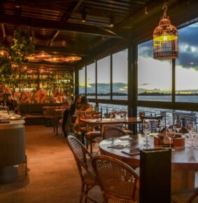 Gastronomia italiana, romantismo e uma das vistas mais bonitas de Porto Alegre compõem o jantar de Dia dos Namorados na Casa Veneza, no Cais Embarcadero