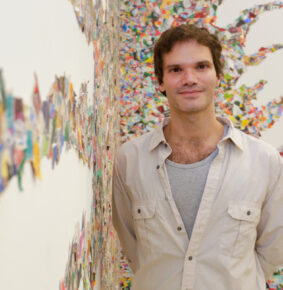 Gustavo Prata apresenta Ecos em sua primeira exposição em Porto Alegre