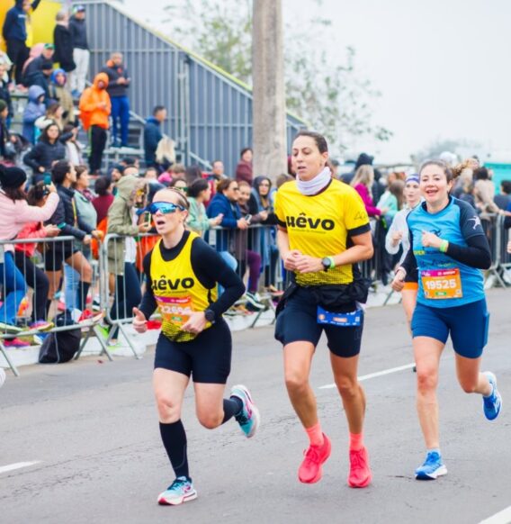 Uêvo amplia atuação no segmento wellness com participação na New Balance 42K Porto Alegre 2026   