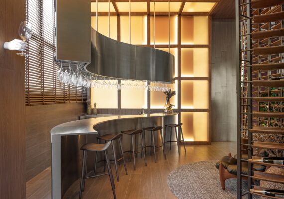 Wine Bar da CASACOR SC 2026 traduz o universo do vinho em experiência de arquitetura, arte e contemplação